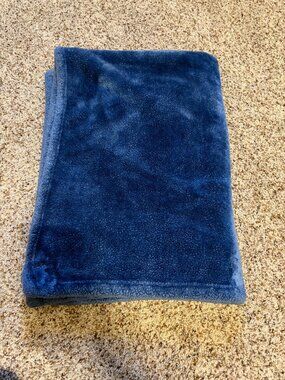 (2) Blankets
